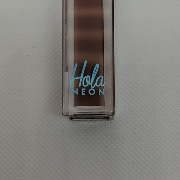HOLA NEON
High-Gloss Lacquer in Kahlo NWT - Picture 5 of 8
